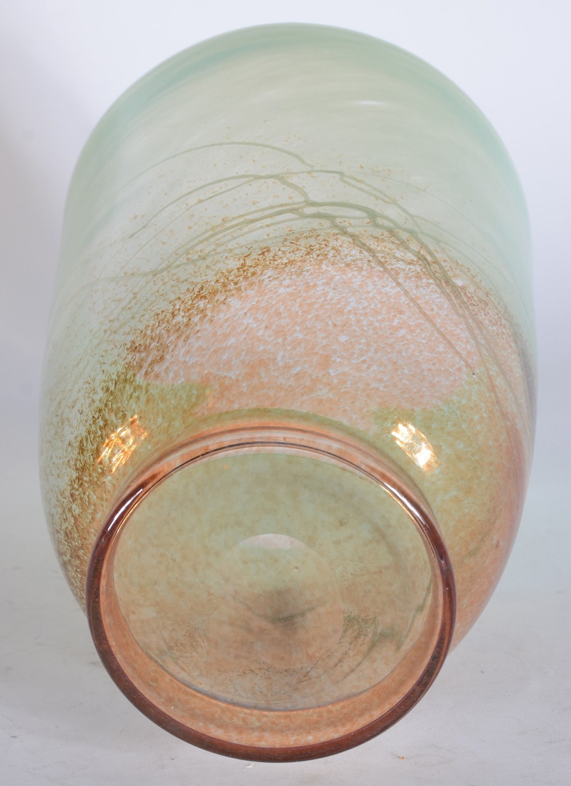 Vaso de murano degrade âmbar/verde com trabalhos em relevo. - foto 4 de 4