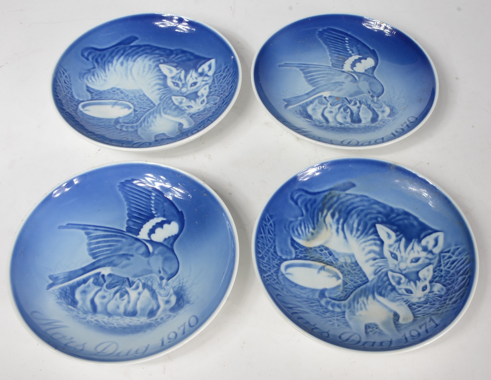 Quatro pratos de porcelana dinamarquesa B&G, edição limitada "Mothers... - foto 2 de 11