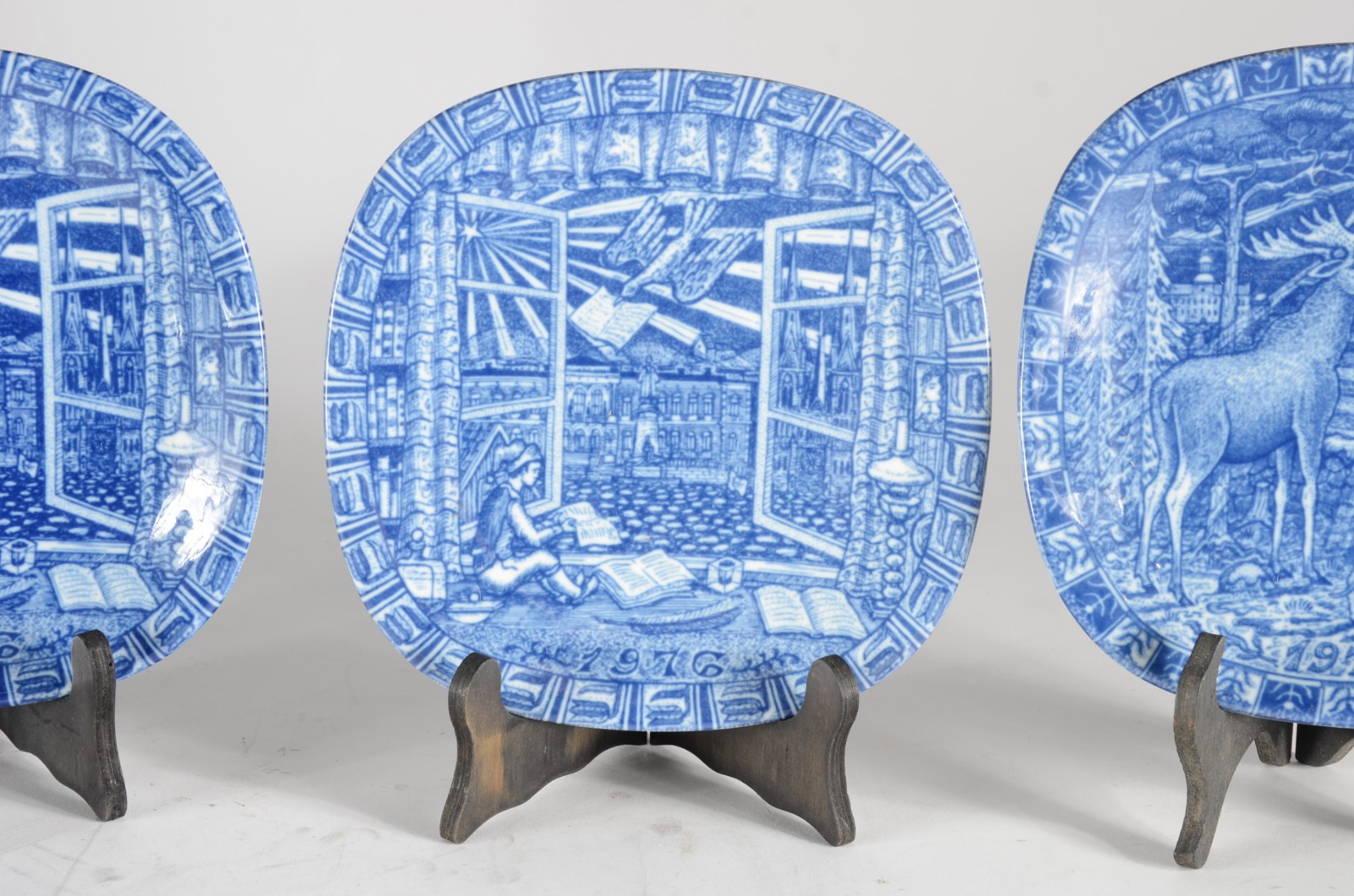 Quatro pratos com edição limitada, de porcelana sueca dos anos... - foto 5 de 7