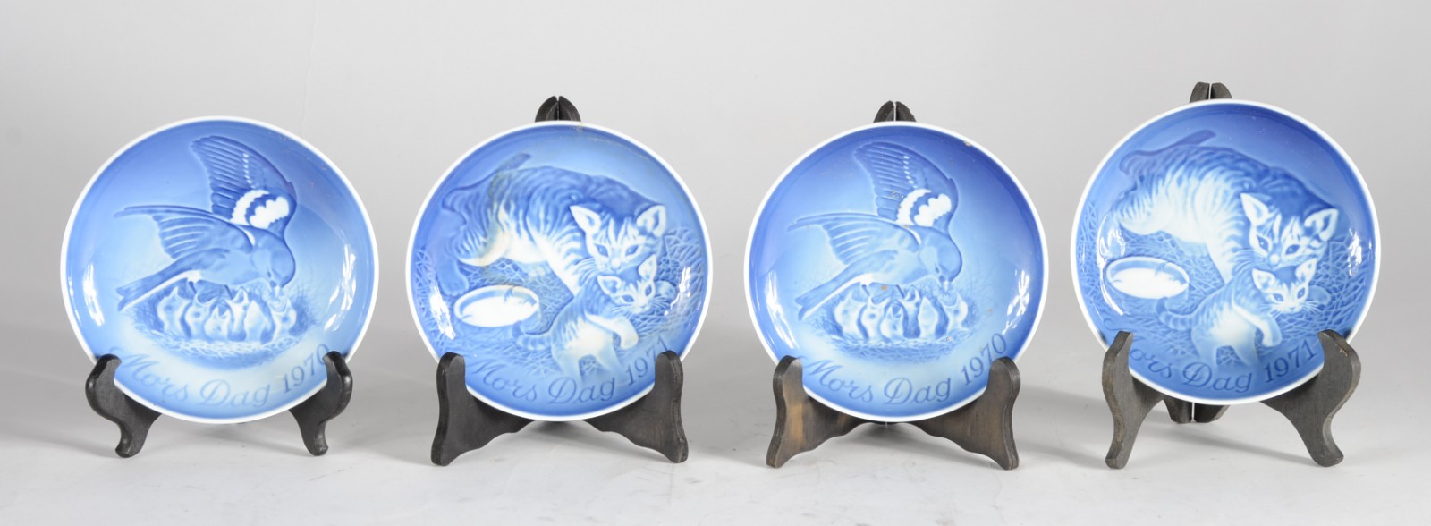 Quatro pratos de porcelana dinamarquesa B&G, edição limitada "Mothers... - foto 1 de 11