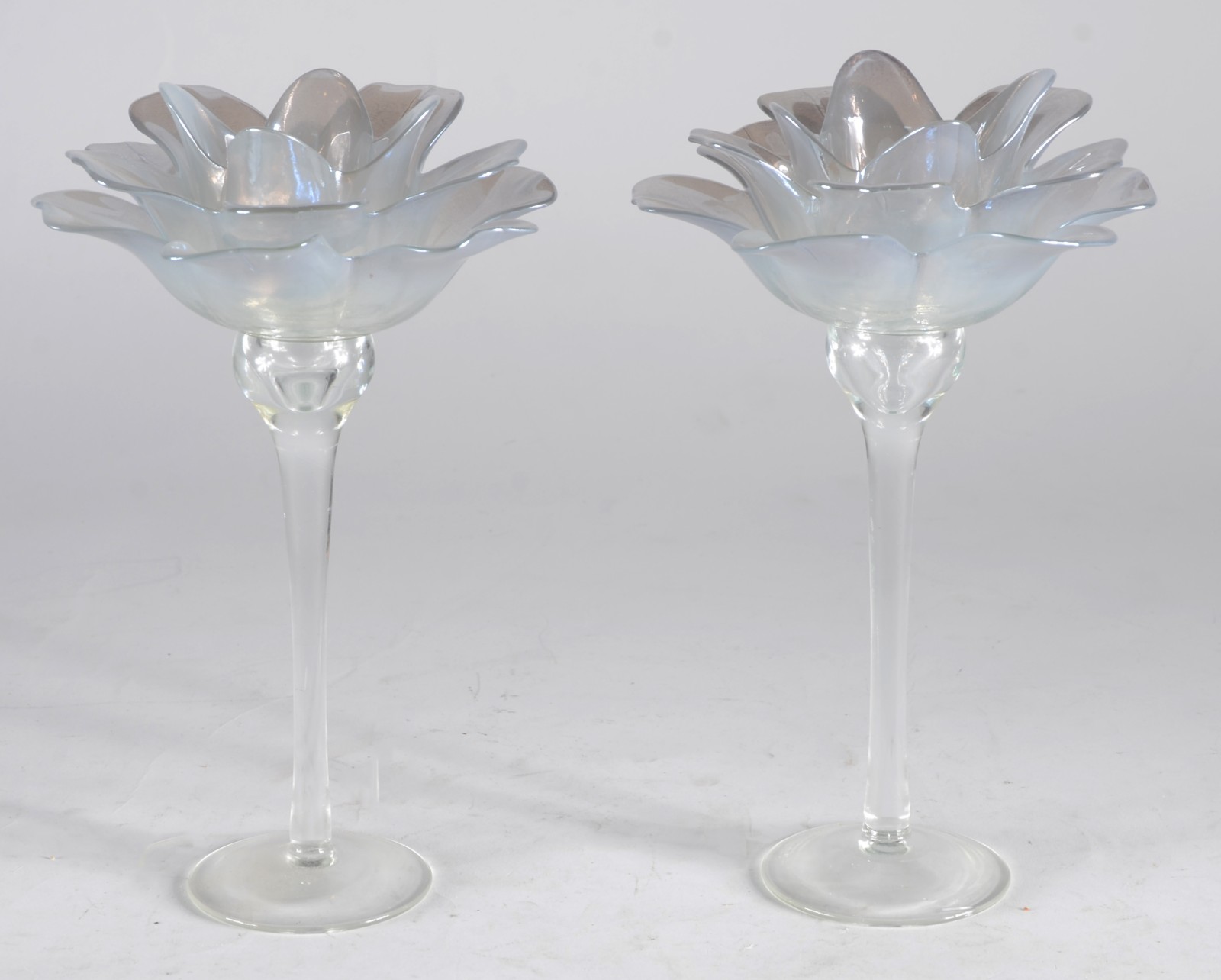 Par de castiçais de vidro decorativo feitio flor de lótus. - foto 1 de 4