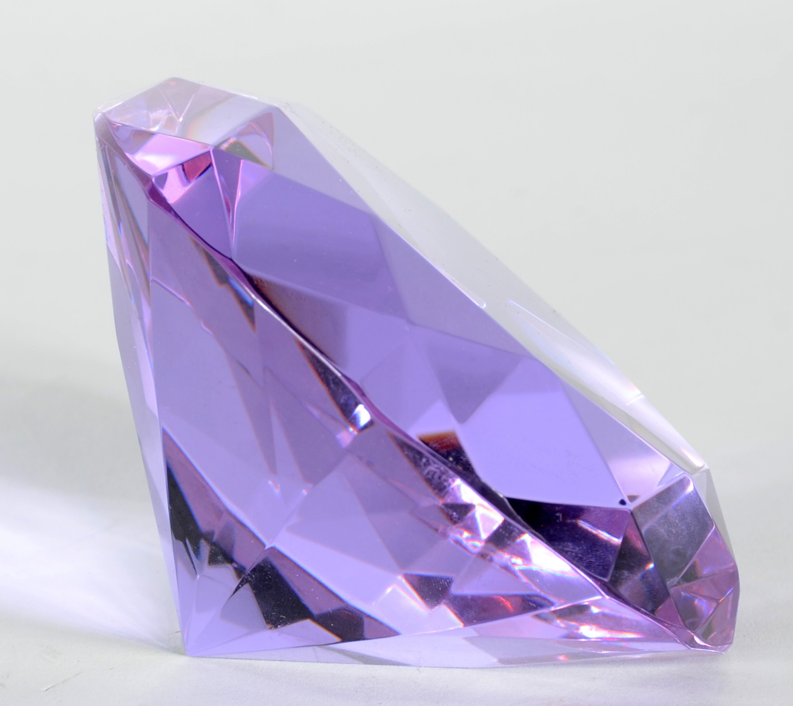 Enfeite de cristal na forma de "diamante lilás", no estojo. - foto 4 de 7