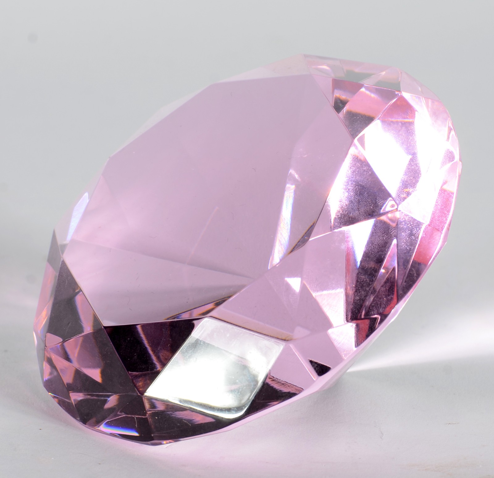 Enfeite de cristal na forma de "diamante rosa", no estojo. - foto 3 de 8
