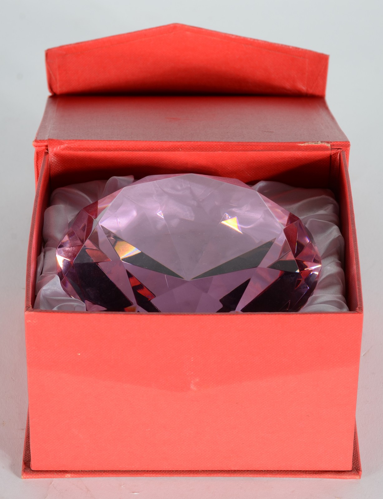 Enfeite de cristal na forma de "diamante rosa", no estojo. - foto 7 de 8