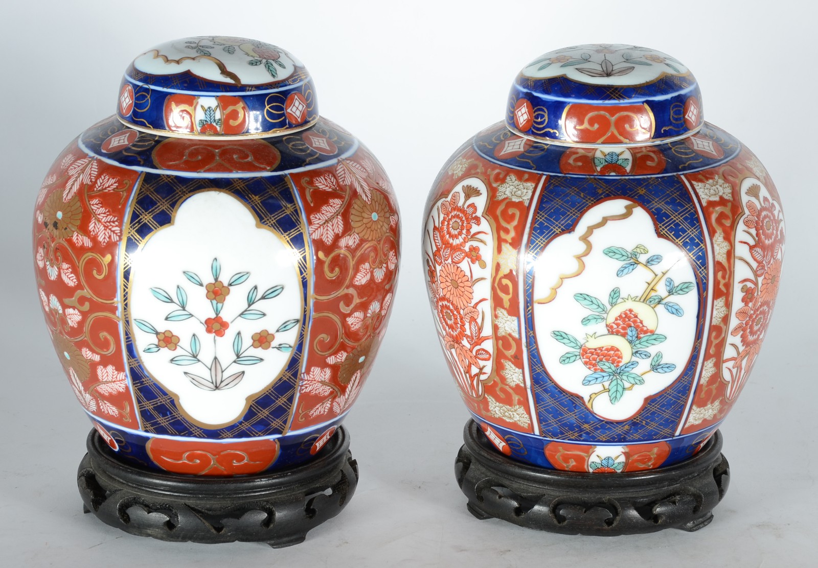 Conjunto de porcelana japonesa ao gosto Imari, composto de par de... - foto 4 de 8