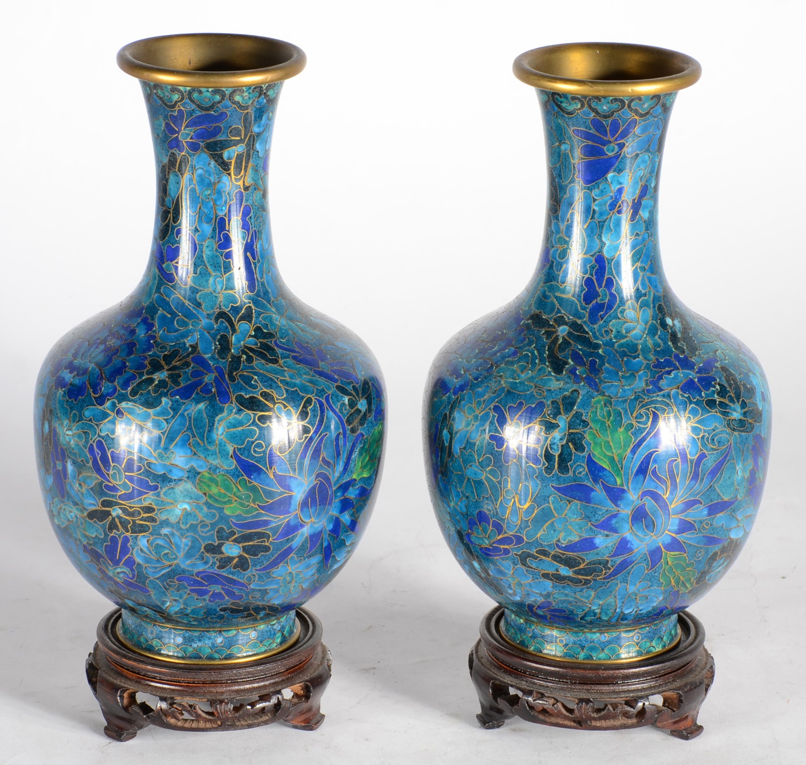 Par de vasos de cloisonné azul floral, bases de madeira. - foto 2 de 5