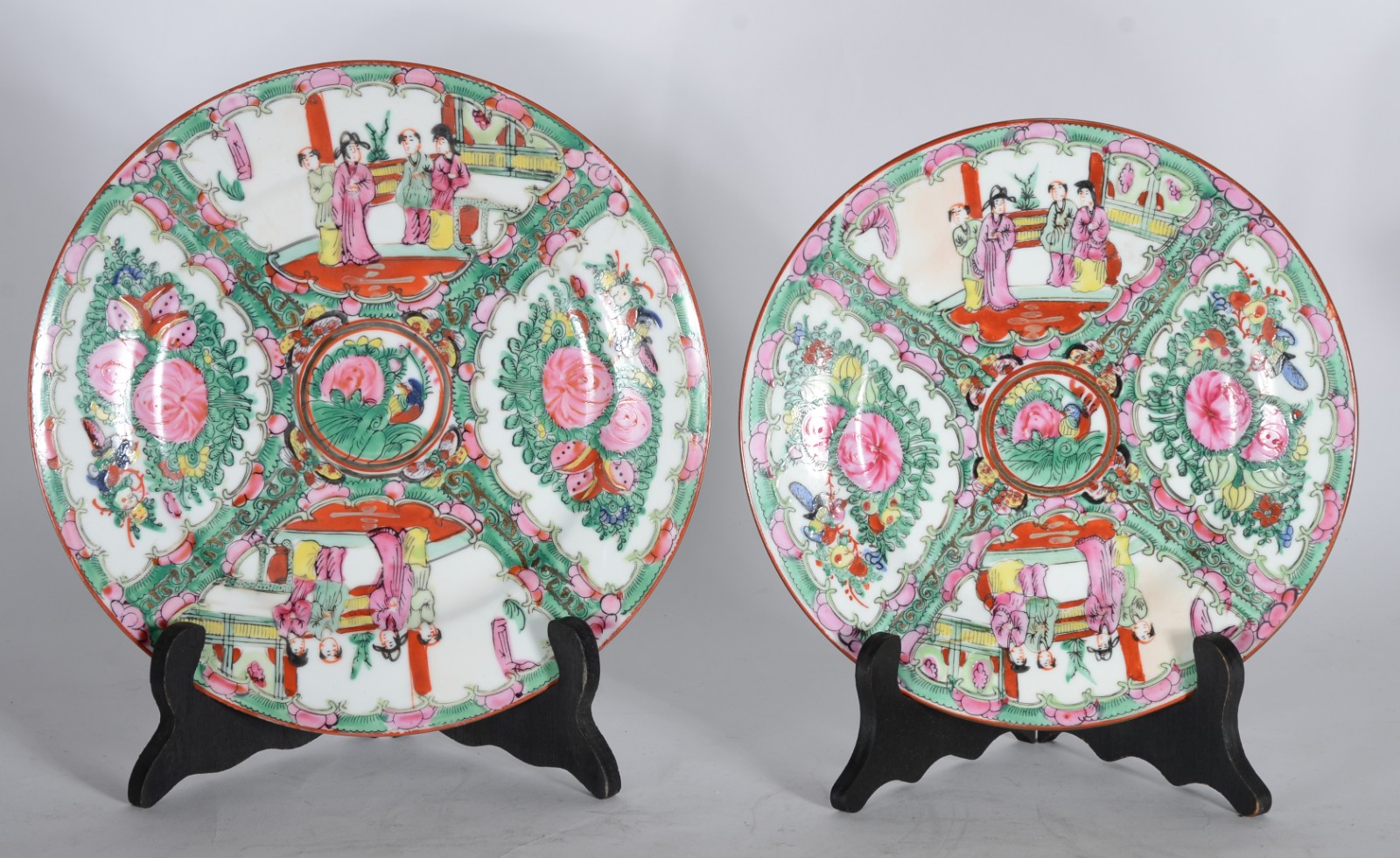 Quatro peças diversas de porcelana oriental rosa e verde, sendo: dois... - foto 2 de 7