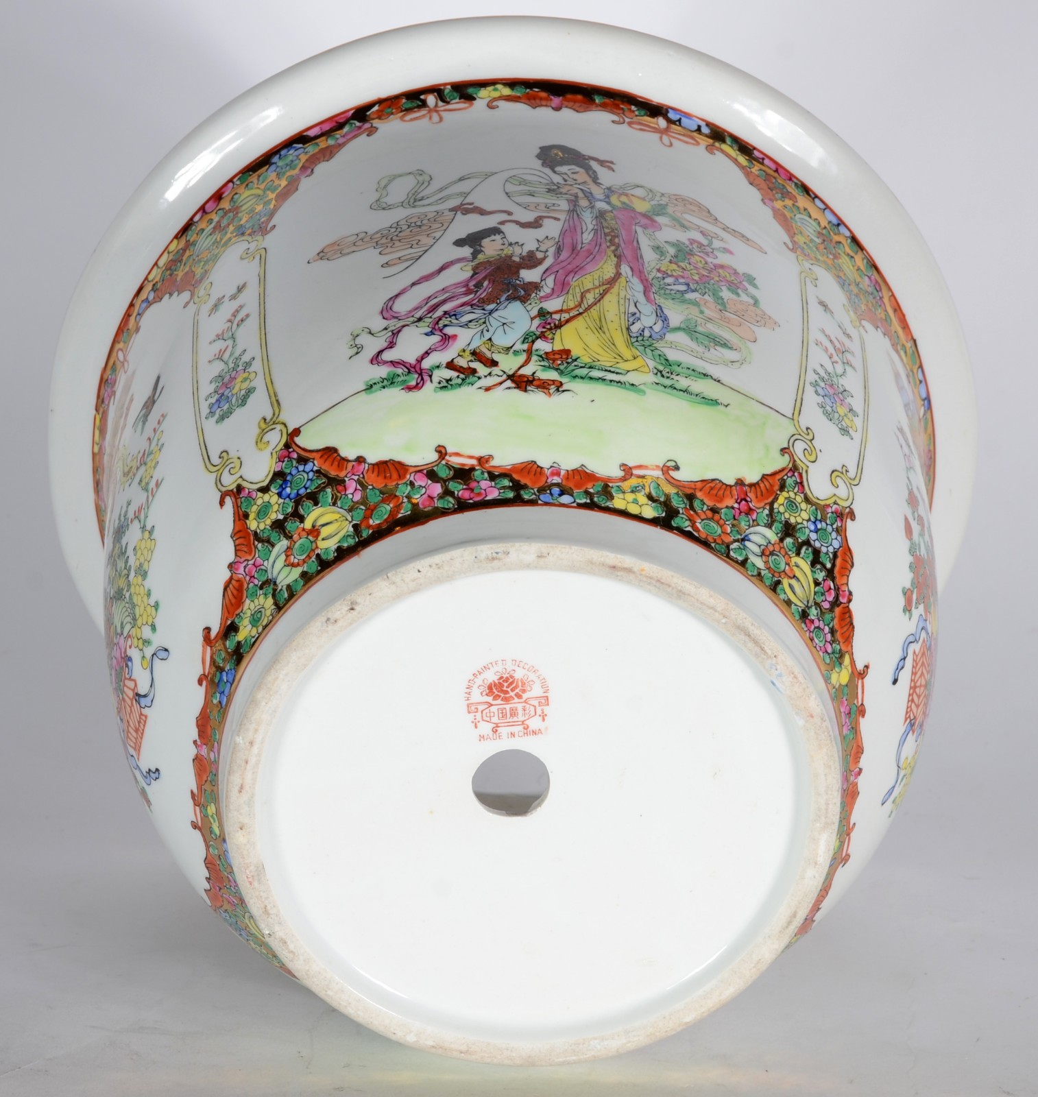 Cachepot de porcelana chinesa decorado com gueixa e criança em... - foto 4 de 5