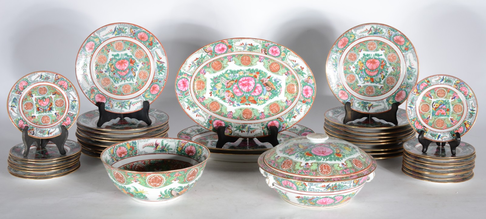 Serviço de jantar e chá de porcelana oriental, decoração floral em... - foto 2 de 10