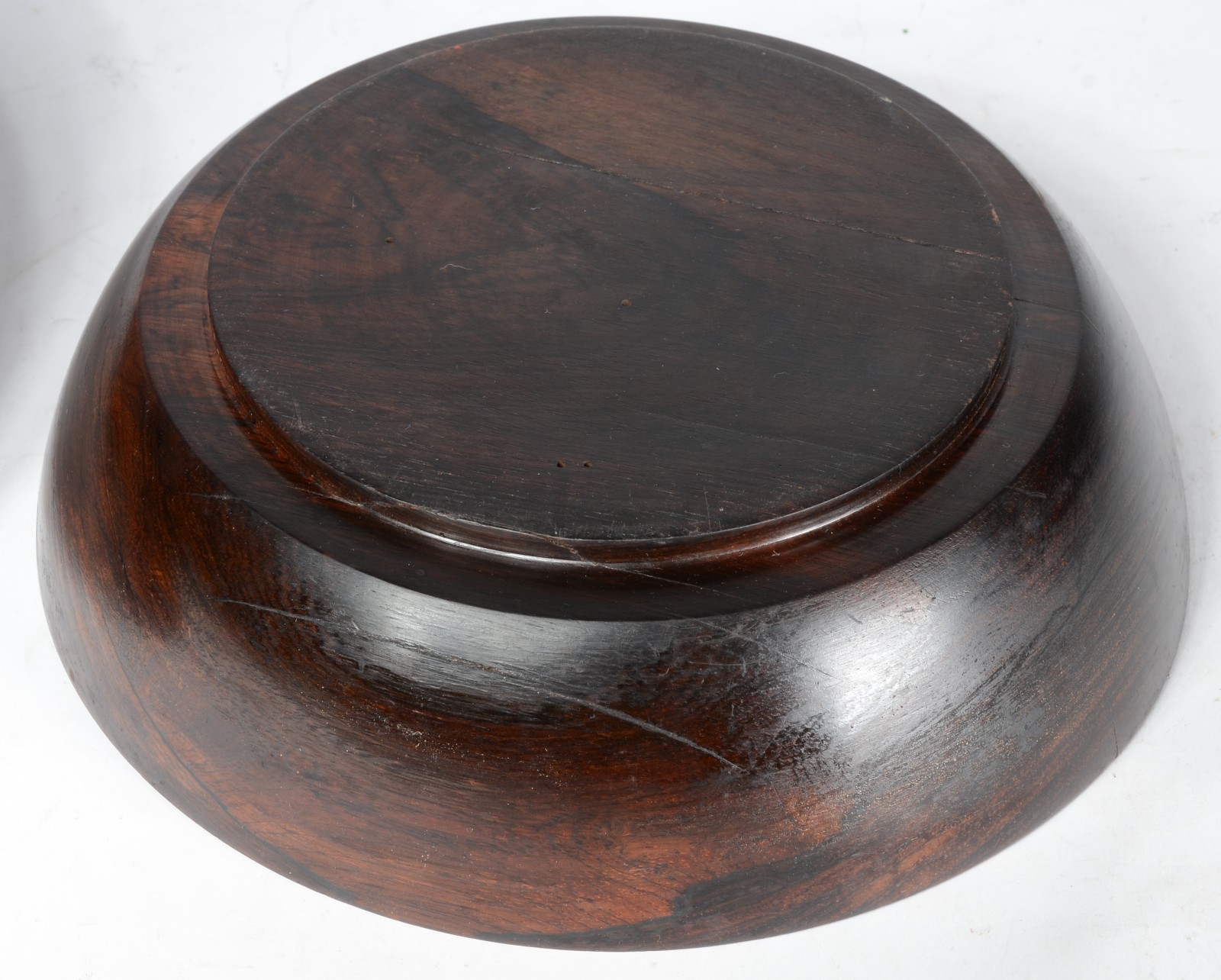 Duas peças, sendo: escultura representando tucano de jacarandá e bowl... - foto 11 de 11