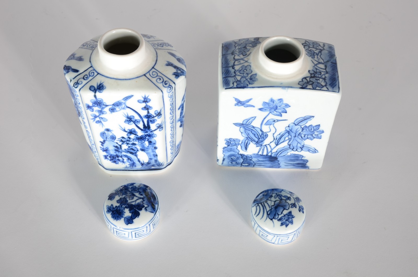 Duas caixas para chá de porcelana oriental decoradas com pássaros e... - foto 3 de 6