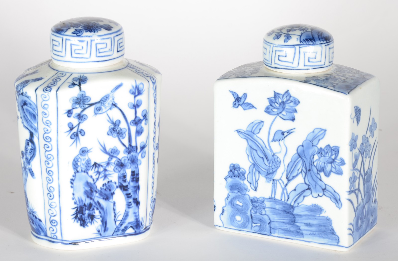 Duas caixas para chá de porcelana oriental decoradas com pássaros e... - foto 4 de 6
