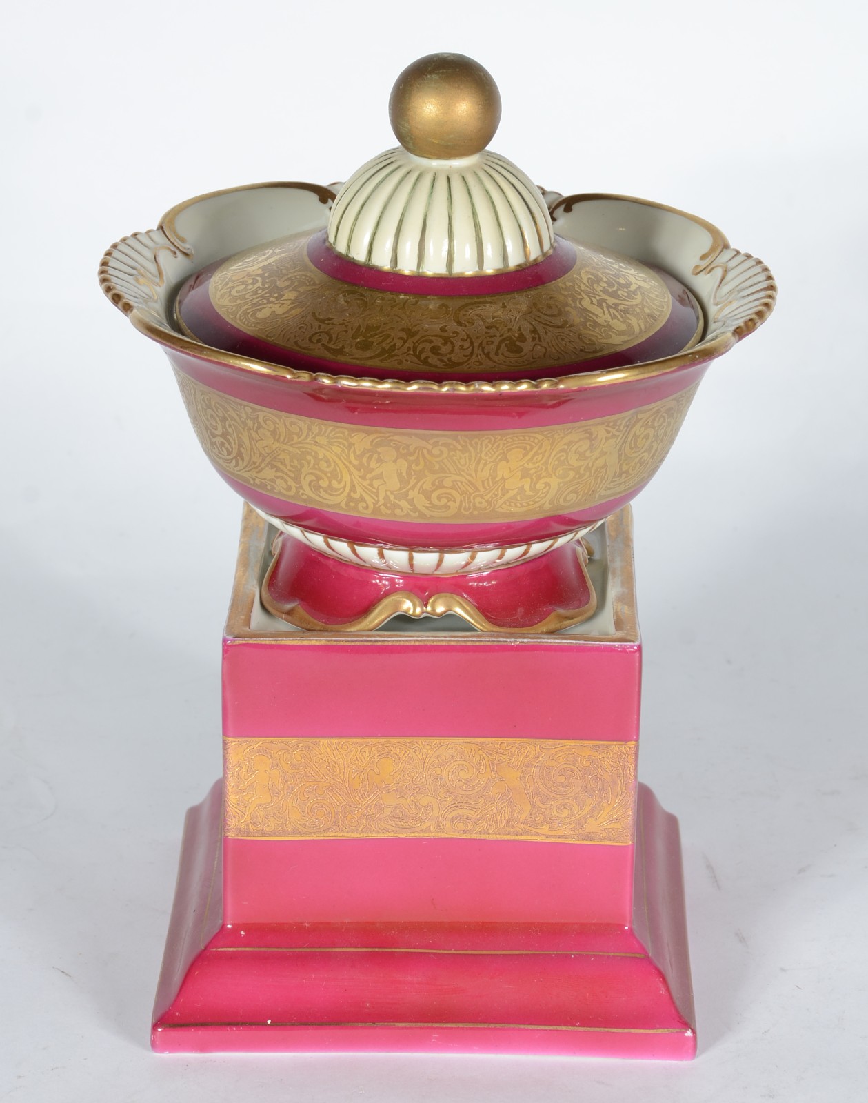 Bomboniere de porcelana alemã, na cor bordeaux com tarja dourado... - foto 2 de 8