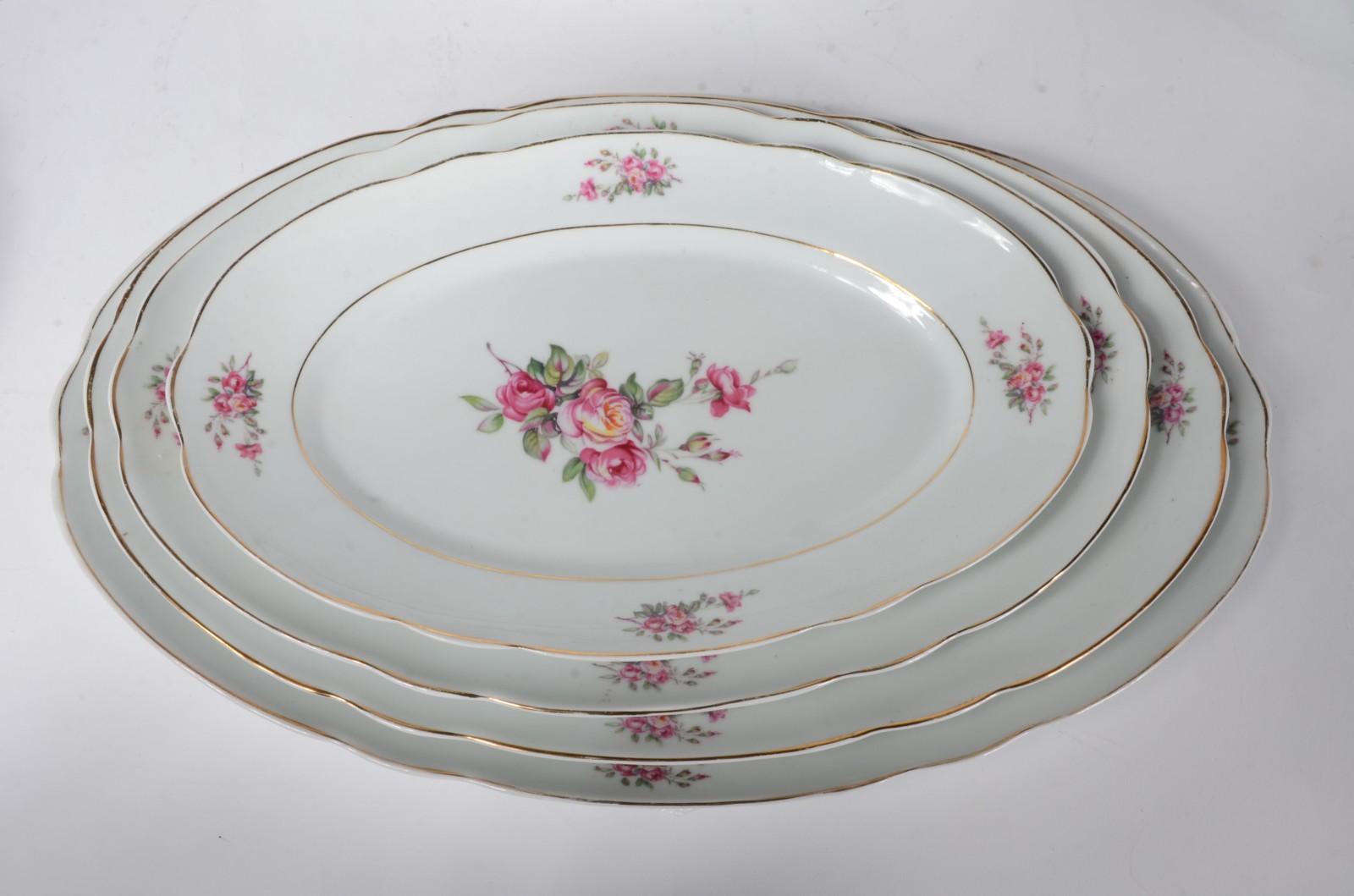 Aparelho de jantar de porcelana Real, branca com flores em... - foto 4 de 8