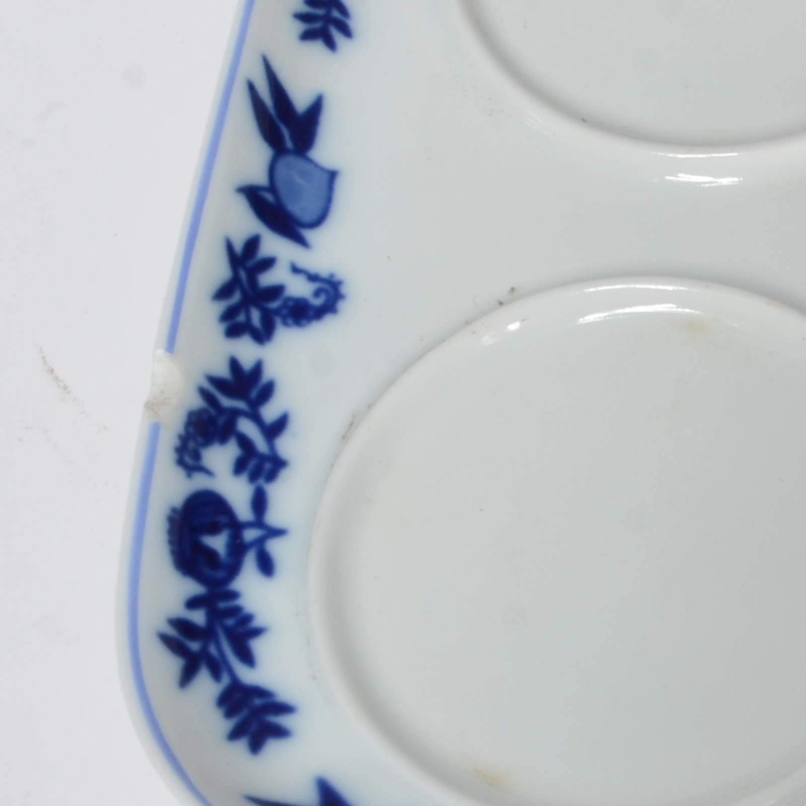 Diversas peças, sendo: Galheiro de porcelana Steatita, decoração... - foto 9 de 9