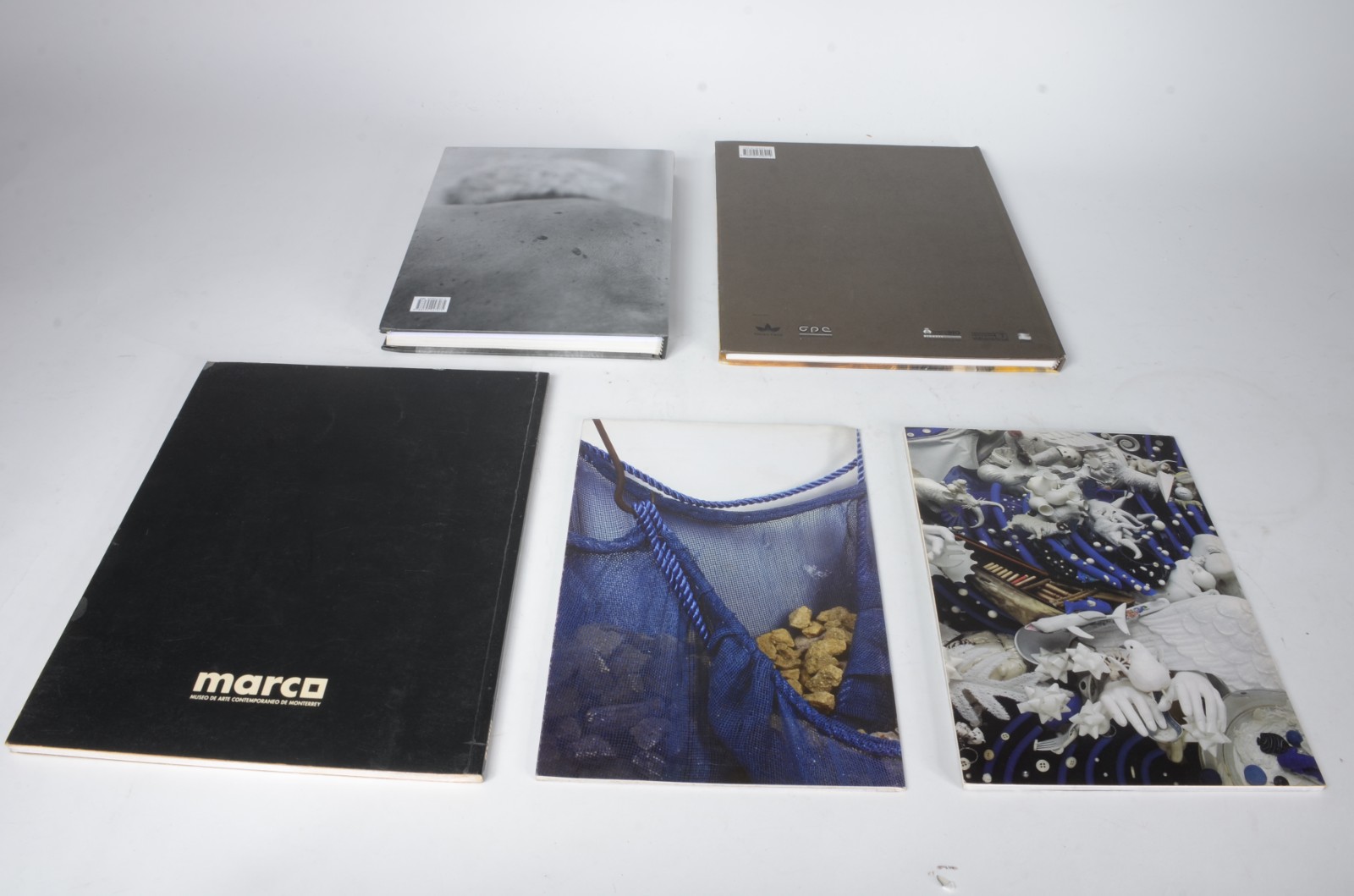 Cinco livros diversos: A)Bernard Pras B) Ivens Machado C) Bonfanti D)... - foto 10 de 10