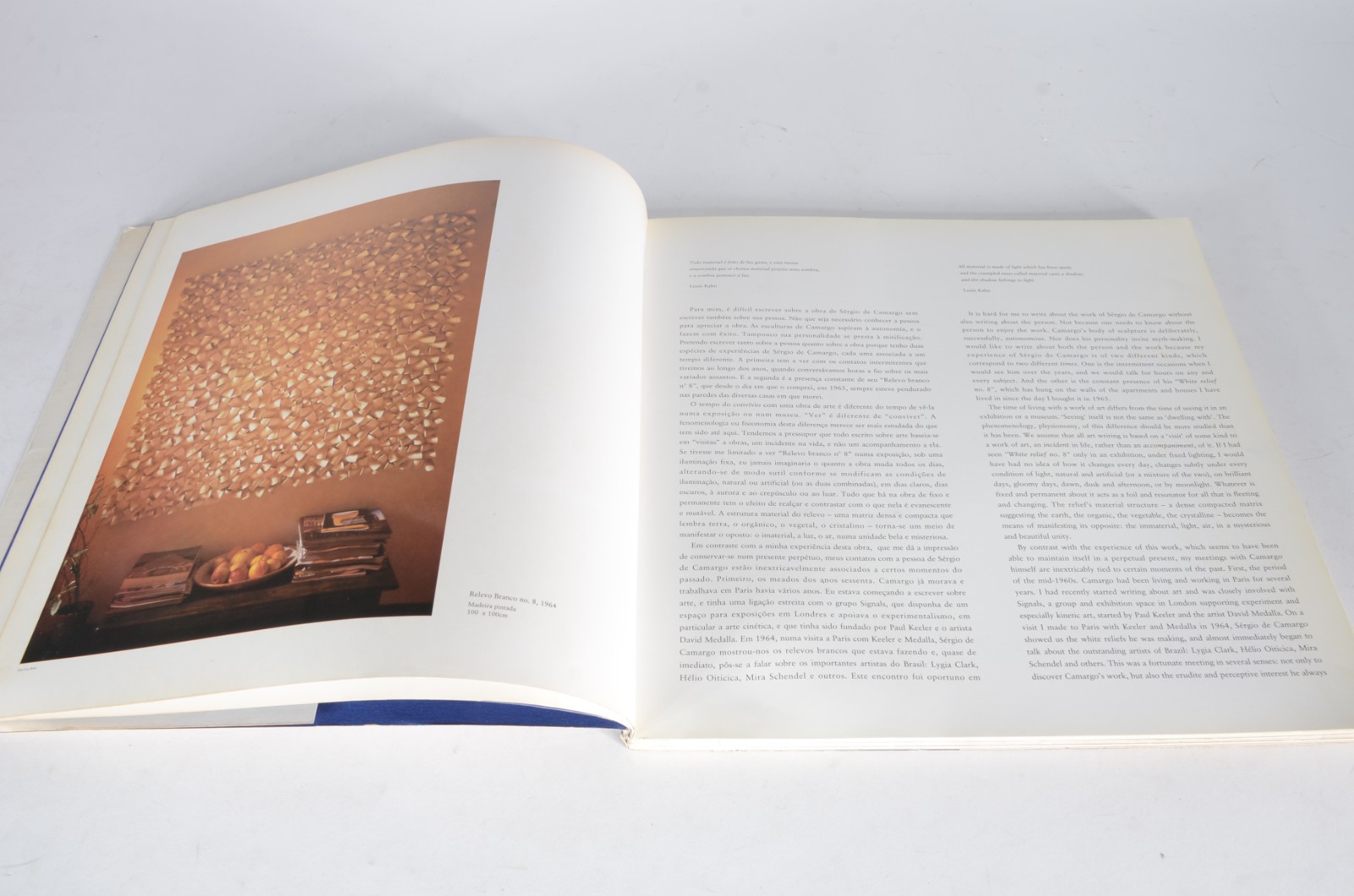Quatro livros diversos: A) Camargo B)Ray Smith Small Changes C)... - foto 3 de 11