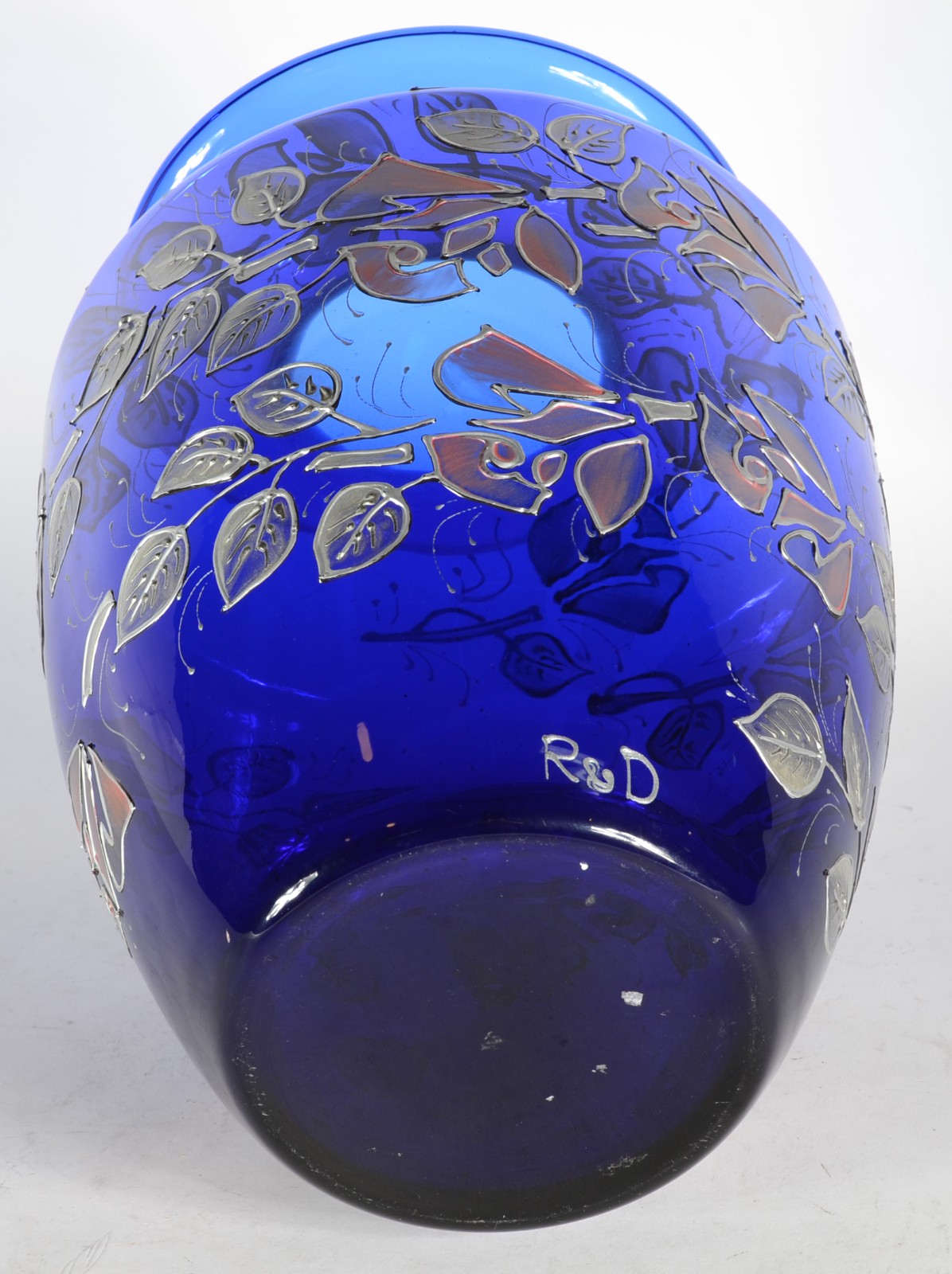 Vaso decorativo de vidro azul com folhas em relevo prateado. Assinado... - foto 5 de 5