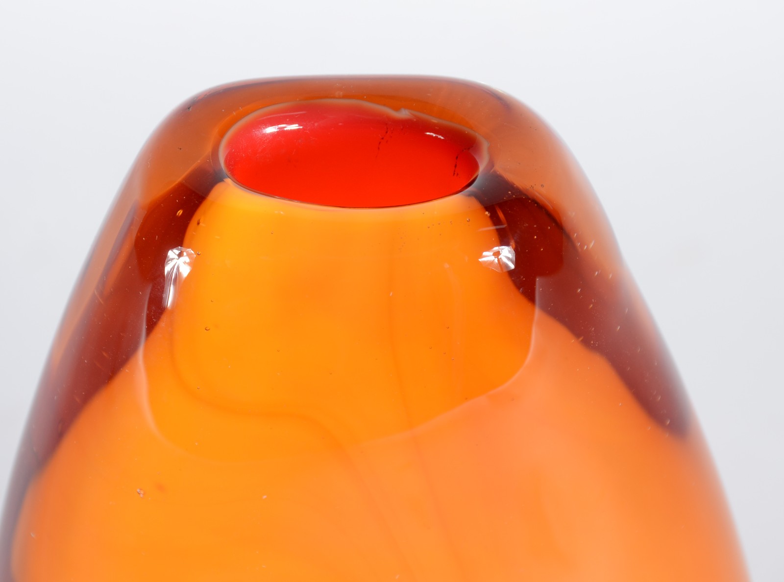 Vaso de murano laranja, assinado Molinari. - foto 2 de 5