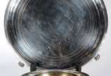Christofle (1830),  - Duas peças de metal prateado, sendo: salva com pés de garra marca Rebouças, e bowl de metal prateado Christofle. Desgastes.