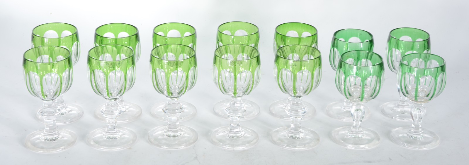 Conjunto com 10 cálices de cristal europeu doublé verde facetado para... - foto 1 de 3