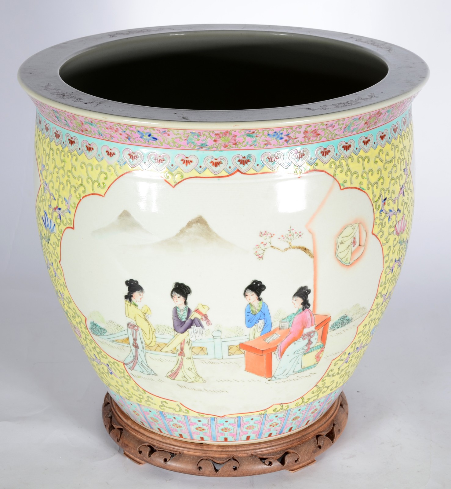 Cachepot de porcelana oriental, decorado com figuras de gueixas em... - foto 2 de 6