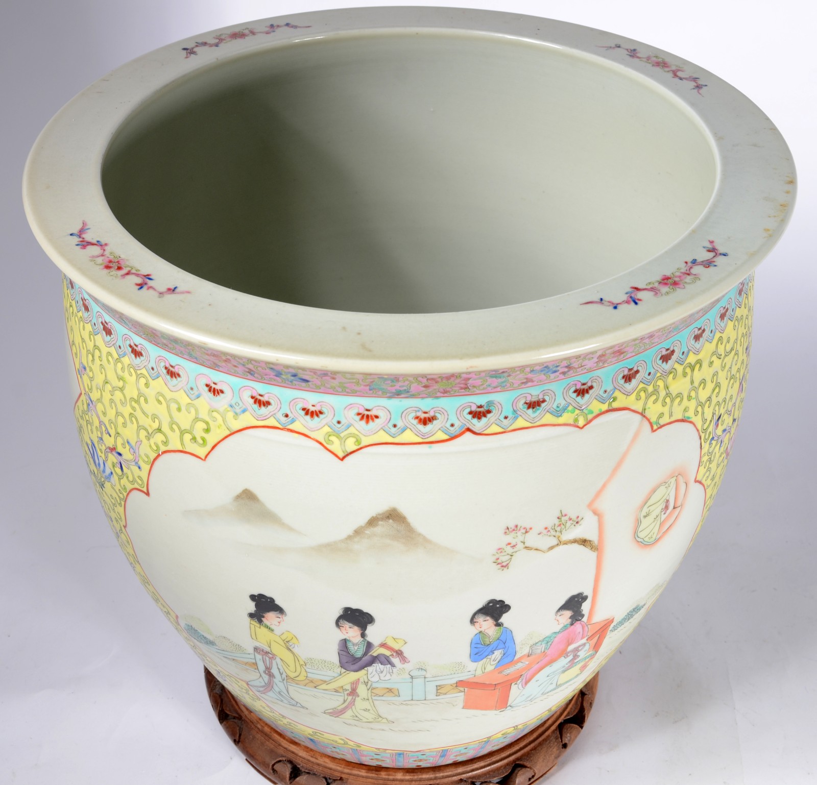 Cachepot de porcelana oriental, decorado com figuras de gueixas em... - foto 4 de 6