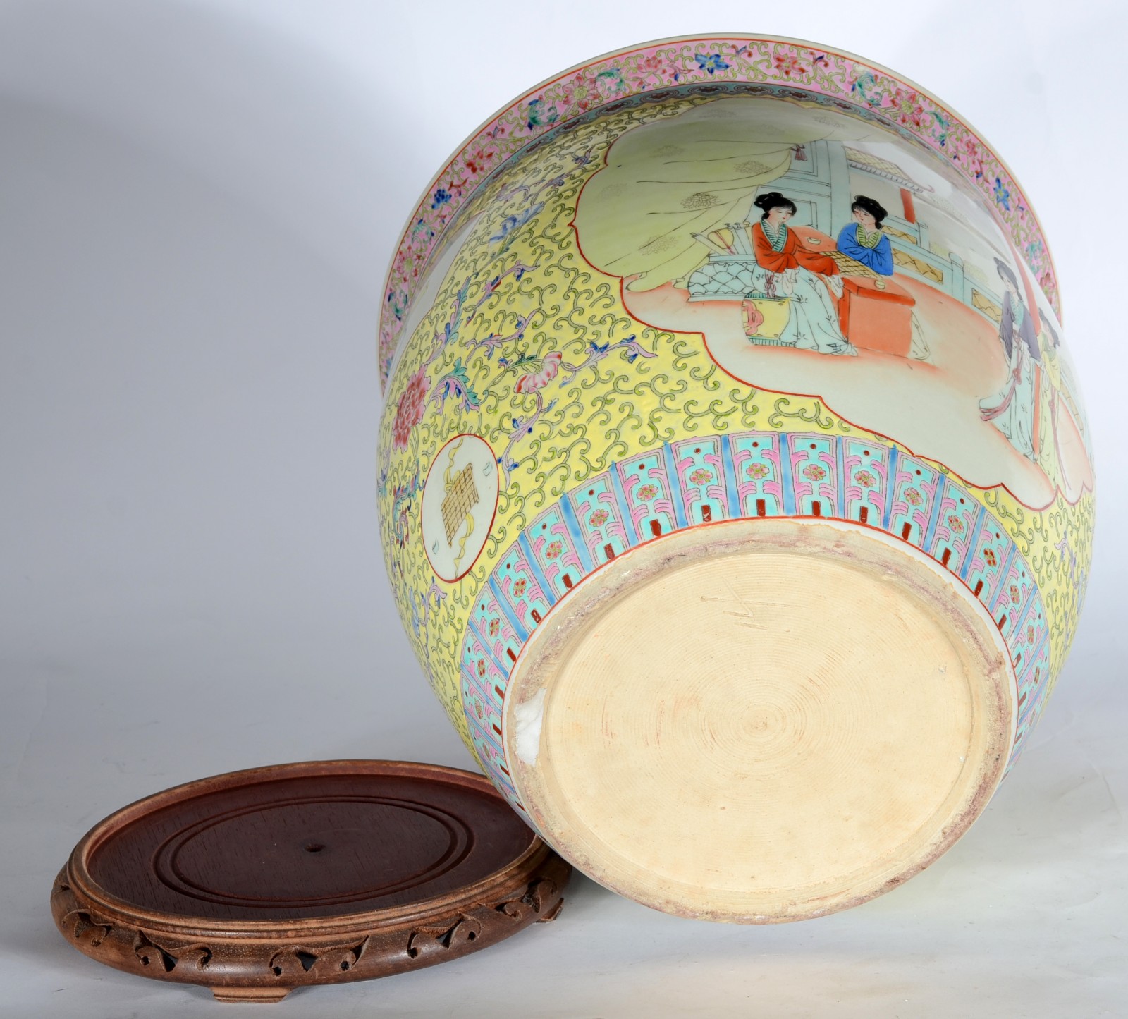 Cachepot de porcelana oriental, decorado com figuras de gueixas em... - foto 6 de 6