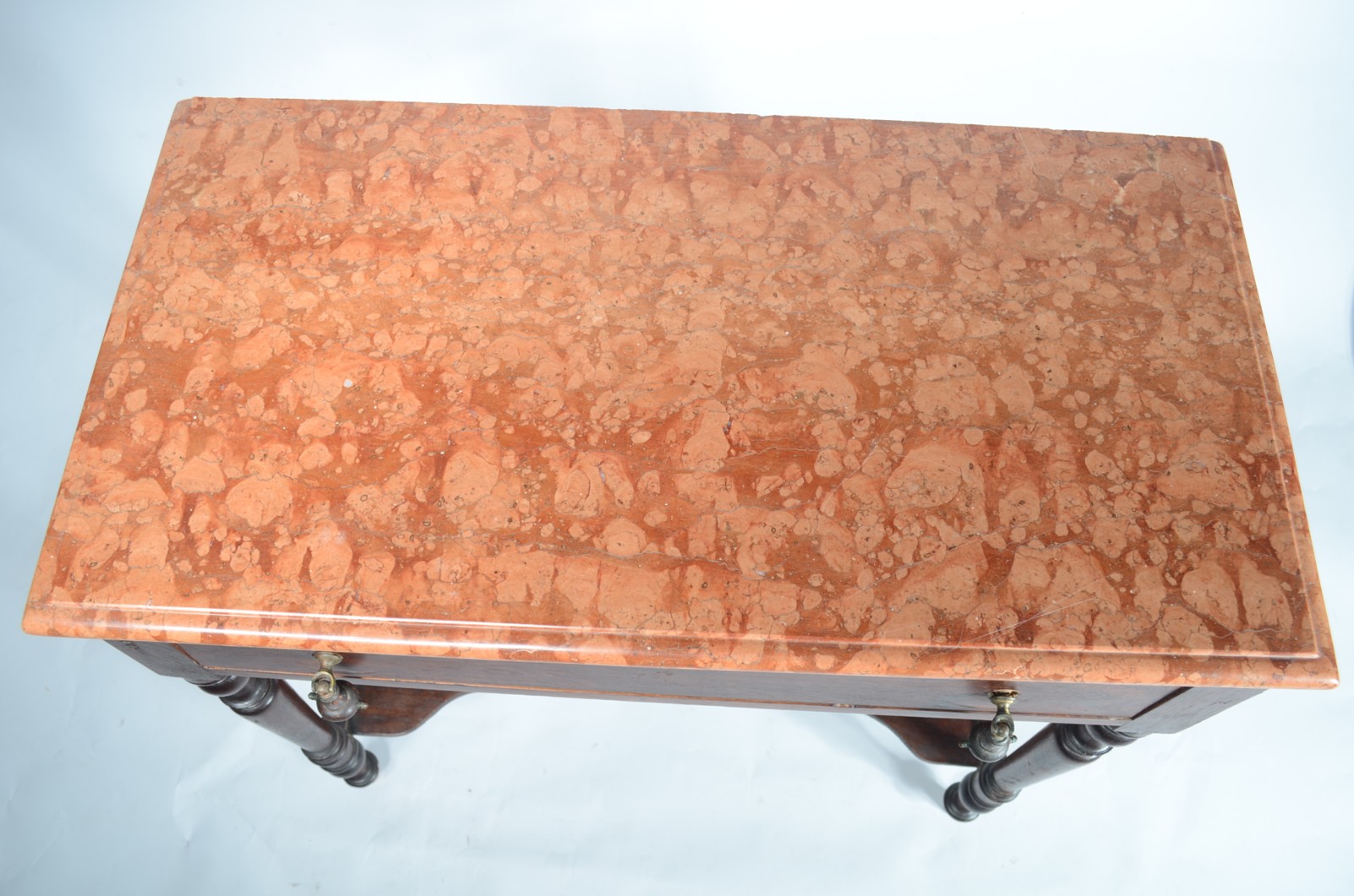 Mesa de encostar de madeira nobre, uma gaveta e tampo de mármore... - foto 4 de 8