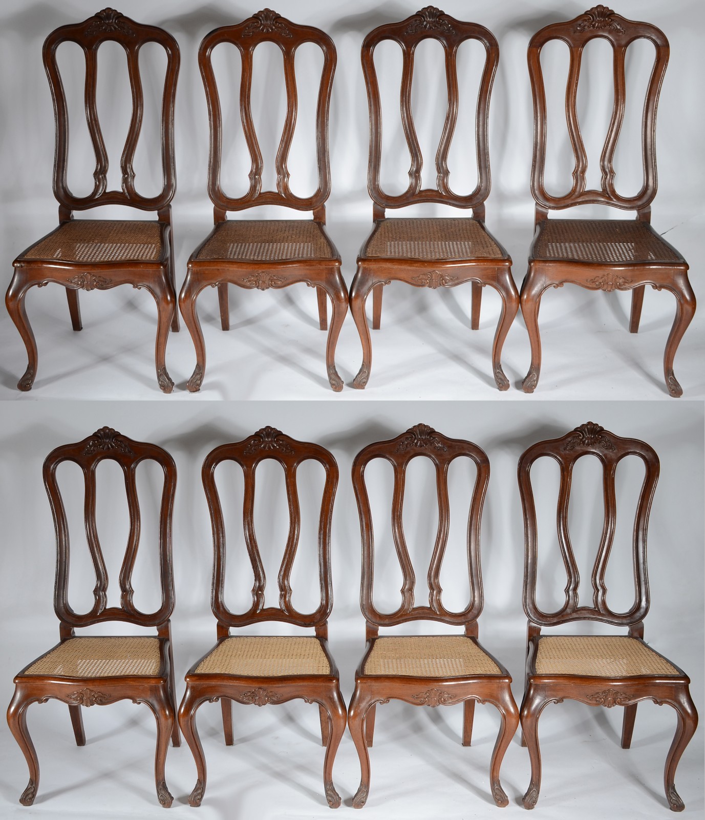 Mesa de jantar de madeira nobre, saia recortada com entalhe de... - foto 4 de 7