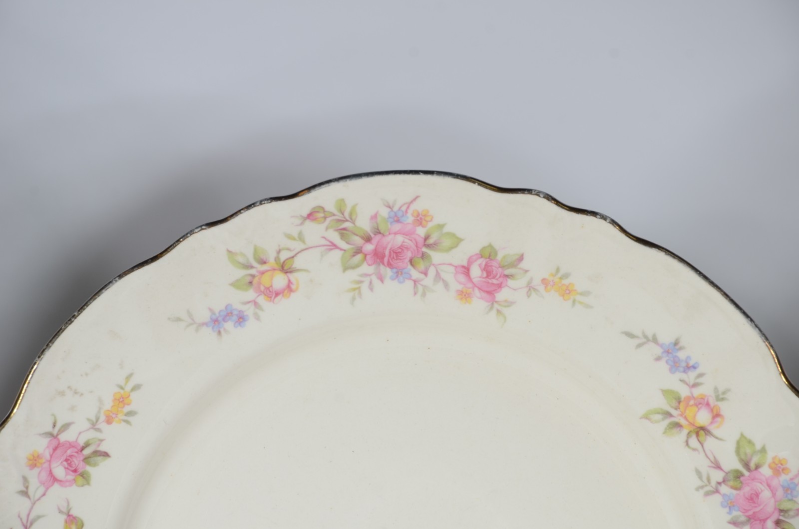 Aparelho de jantar de faiança "Homer Laughlin" na cor bege com flores... - foto 2 de 8