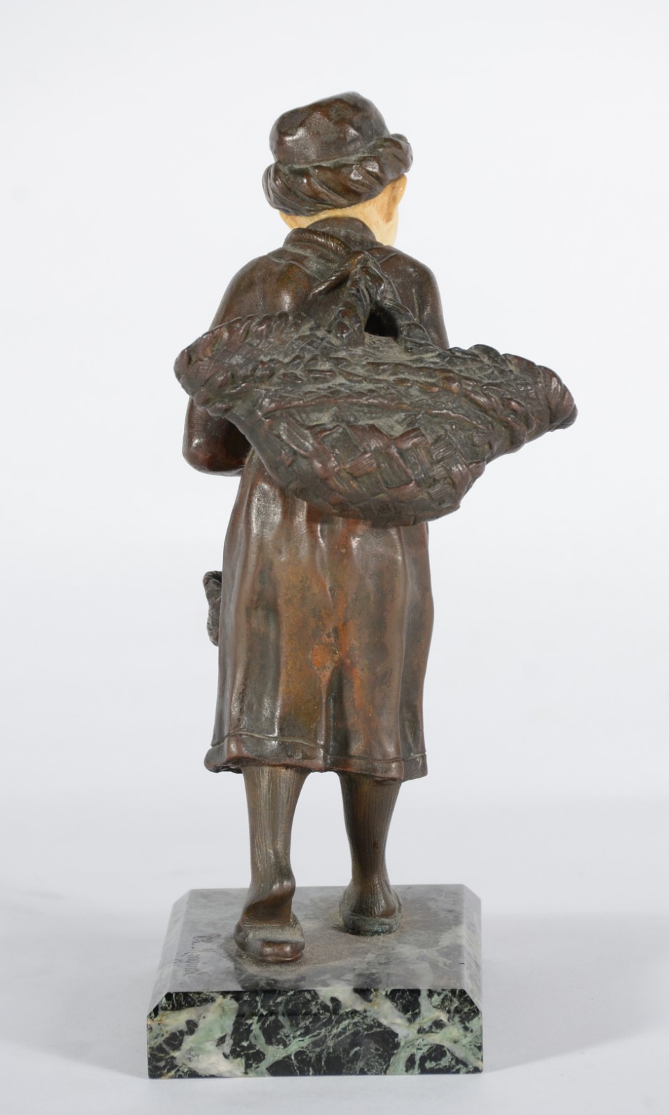 Charlotte Monginot (1872-1962), Cacahuete - foto 5 de 8