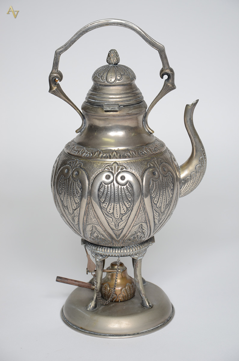 Samovar de metal. Altura 43,5 cm. - foto 2 de 2