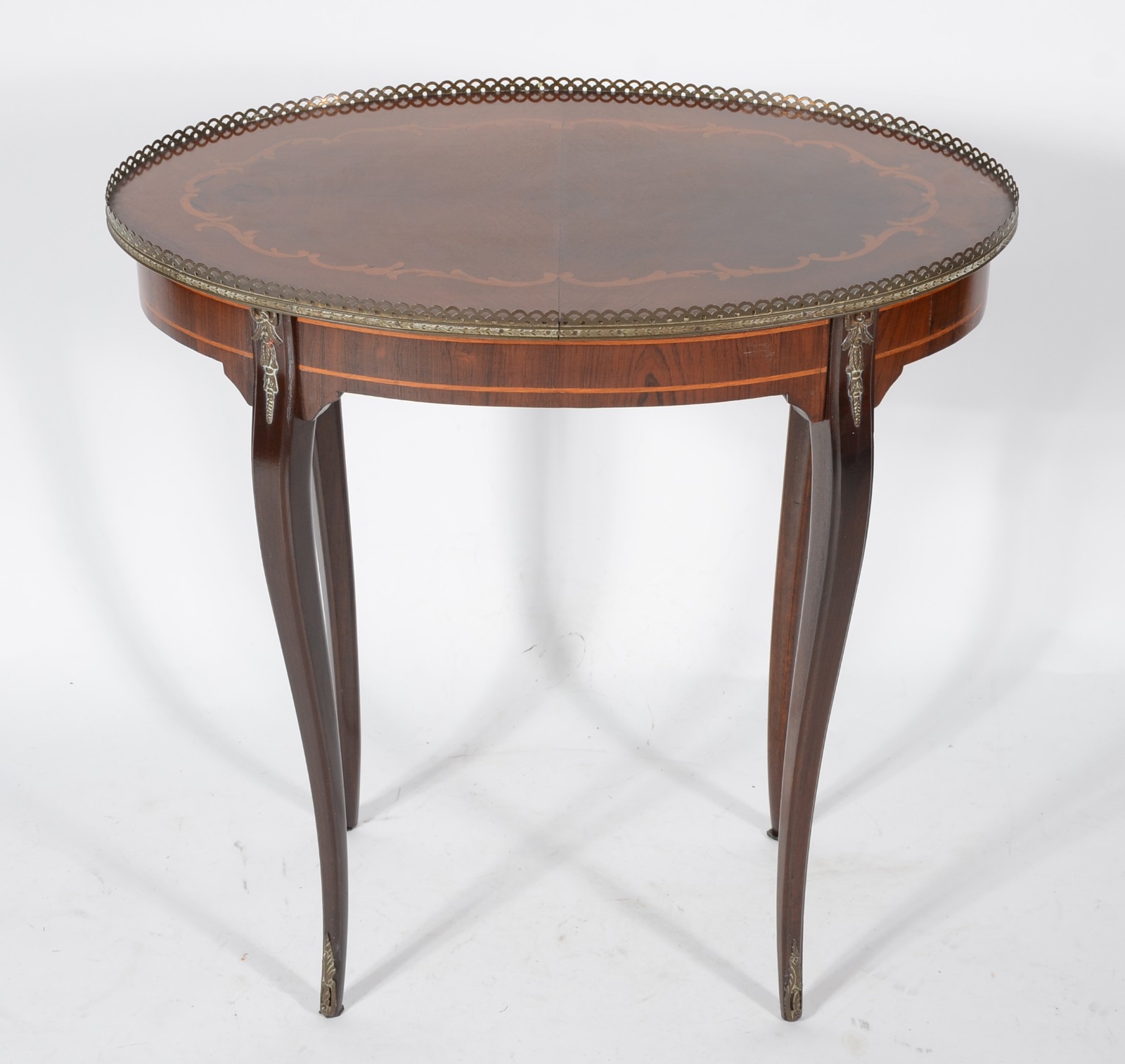 Mesa oval auxiliar de madeira filetada, estilo francês, tampo com... - foto 1 de 6