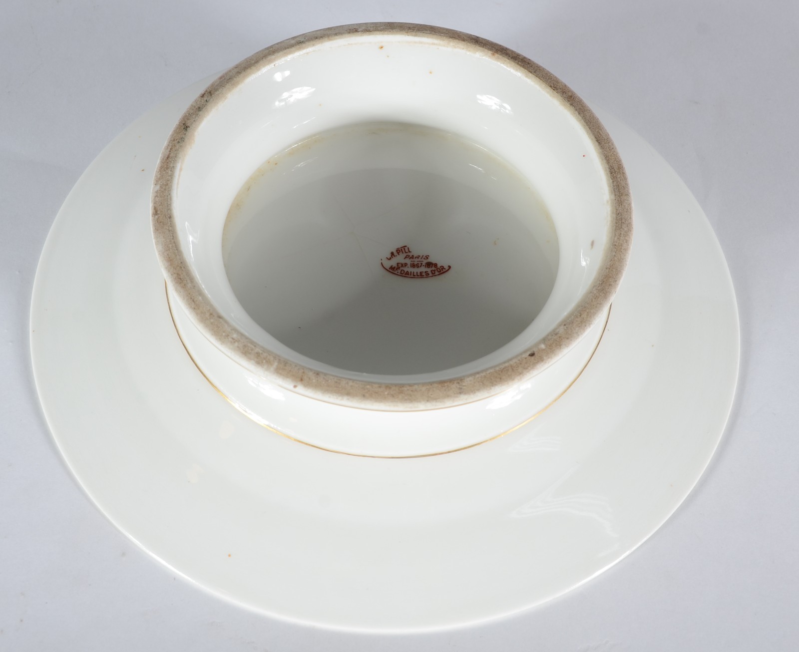 Diversas peças de porcelana, sendo: 6 xícaras de café Velho Paris com... - foto 7 de 8