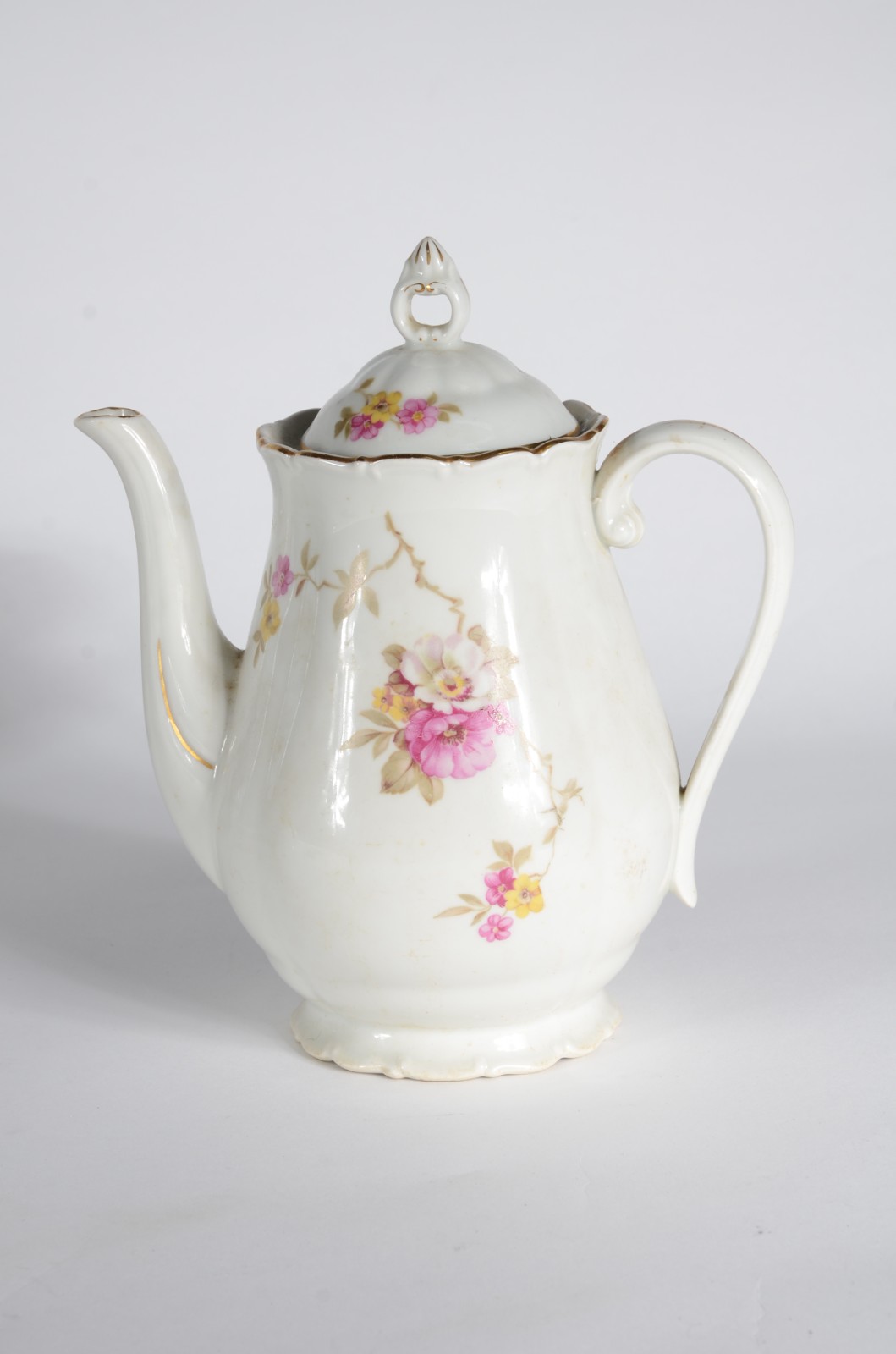Aparelho de jantar e chá de porcelana tcheca na cor branca com flores... - foto 9 de 11