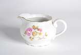 Aparelho de jantar e chá de porcelana tcheca na... - Aparelho de jantar e chá de porcelana tcheca na cor branca com flores em policromia, composto de: 11 pratos rasos, 11 pratos fundos, sopeira, bo...