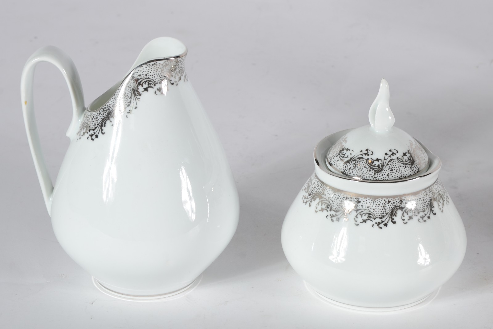 Serviço de chá e café de porcelana Real branca com guirlandas... - foto 3 de 6
