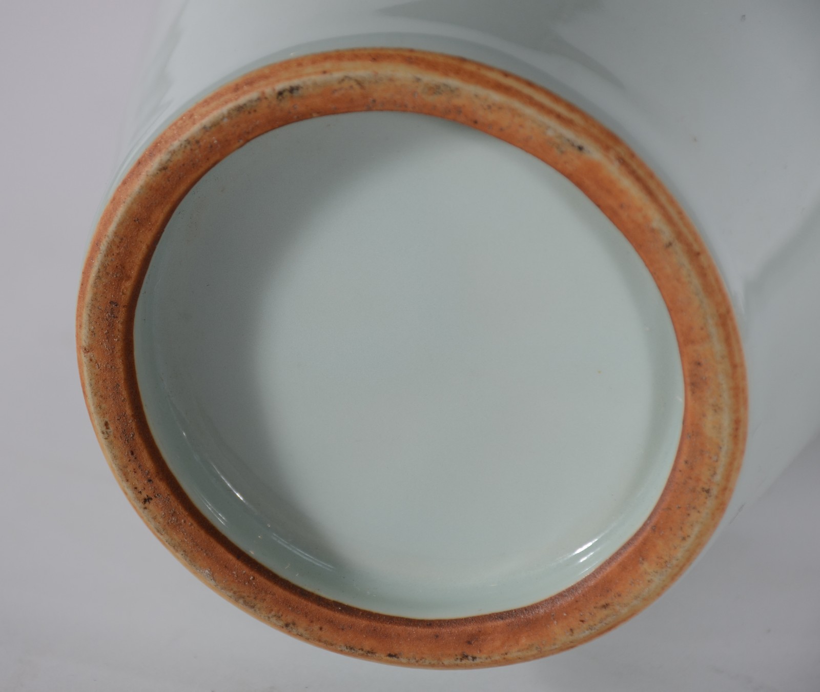 Vaso de porcelana esverdeada com águias brancas. - foto 4 de 4