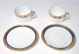 Limoges (1771),  - Duas canecas para consome com pires de porcelana francesa Limoges.