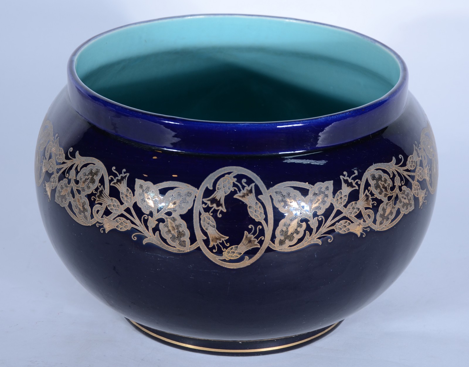 Cachepot de faiança azul cobalto com guirlandas florais, interior na... - foto 3 de 7