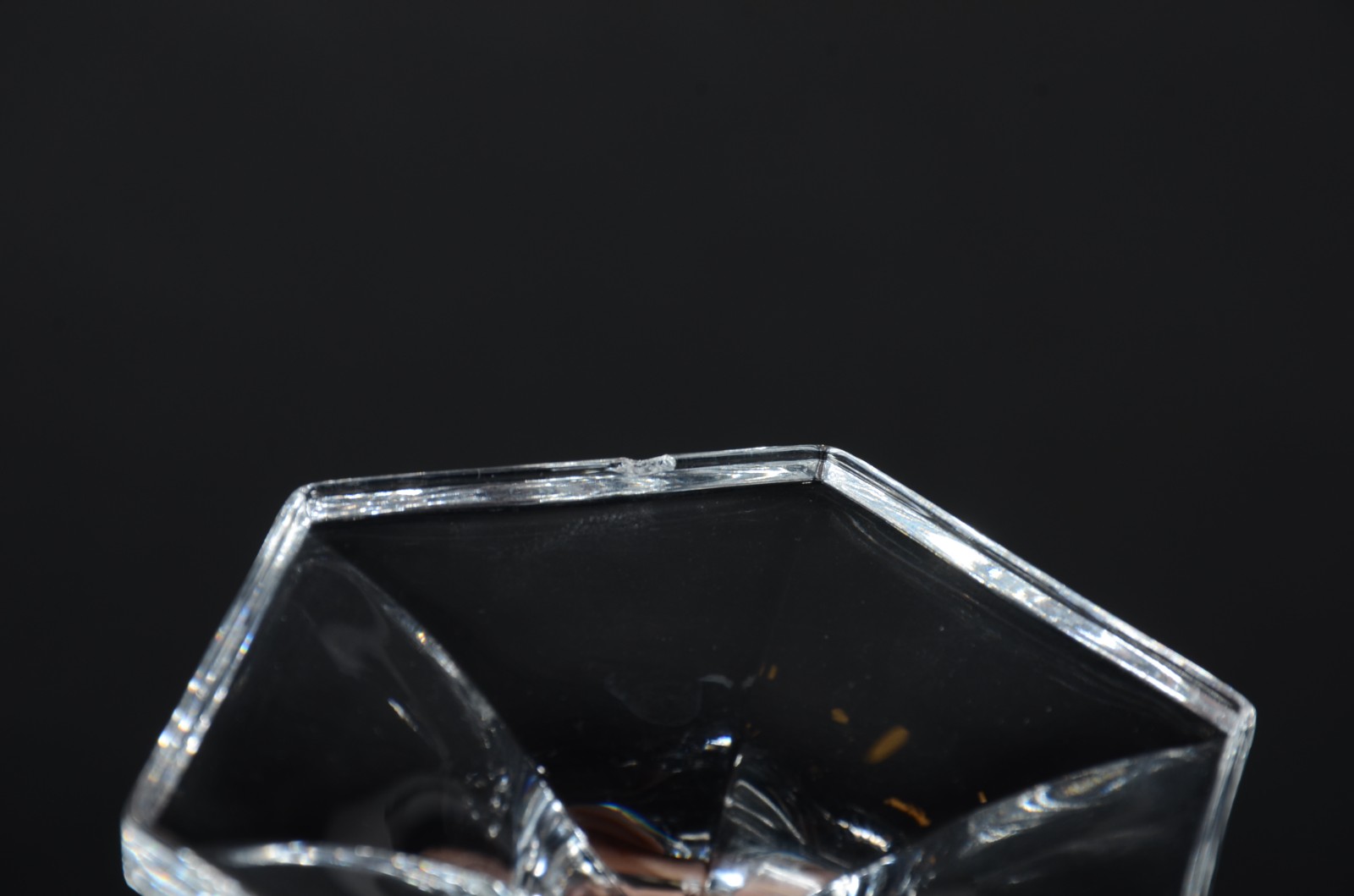 Serviço de cristal "torcido", composto de: 12 taças para champagne... - foto 4 de 6