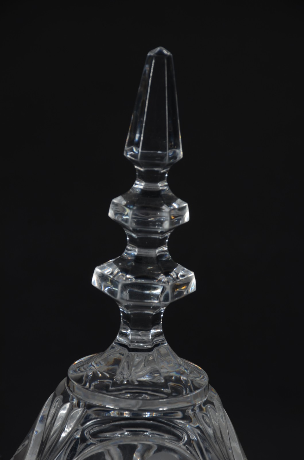 Bomboniere de cristal lapidado. - foto 2 de 3