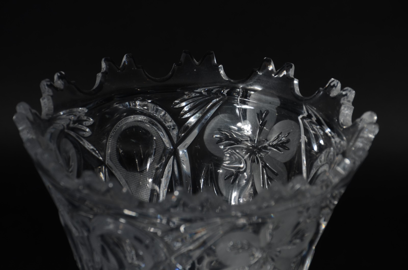 Bomboniere de cristal lapidado. - foto 3 de 3