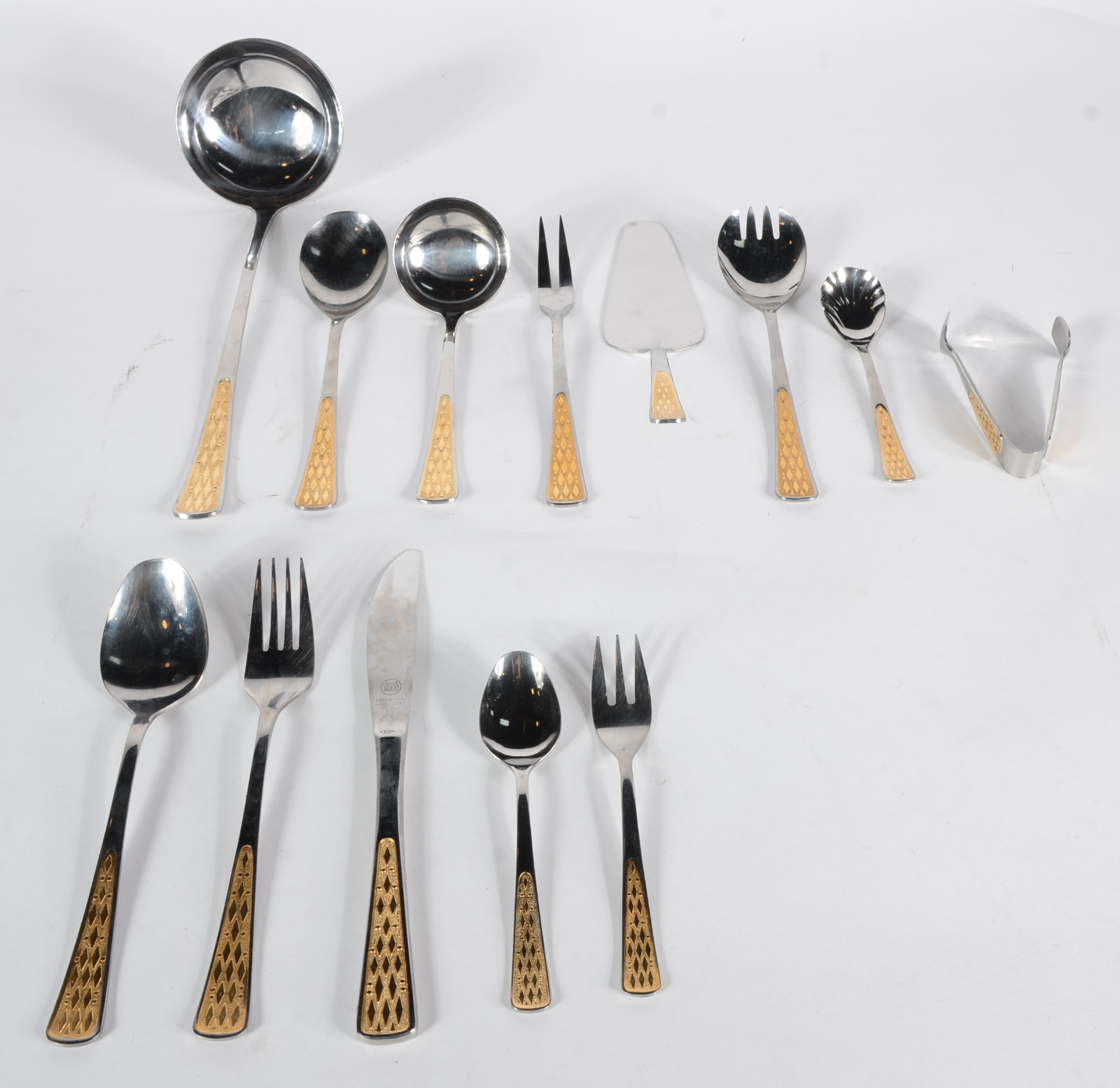 Faqueiro Solingen de metal com detalhes em ouro 24 k., composto de... - foto 1 de 7