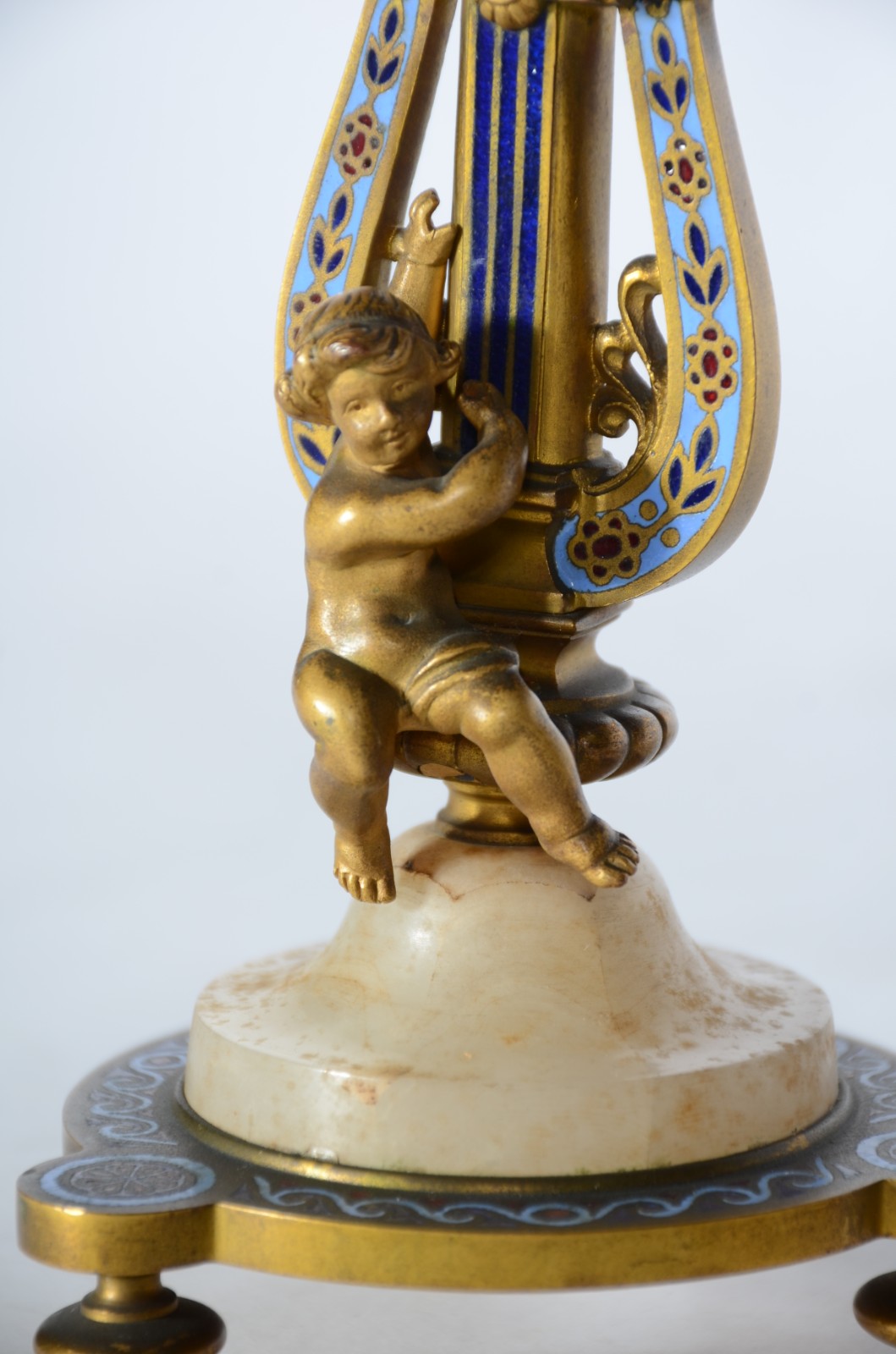 Par de belíssimos solifleures com figuras de "pucci" com harpas de... - foto 4 de 6