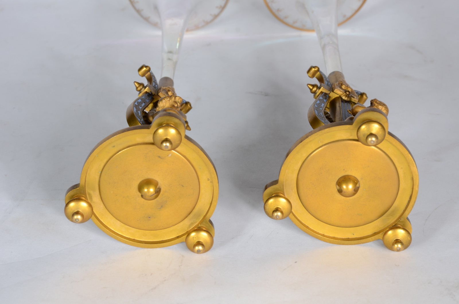 Par de belíssimos solifleures com figuras de "pucci" com harpas de... - foto 6 de 6