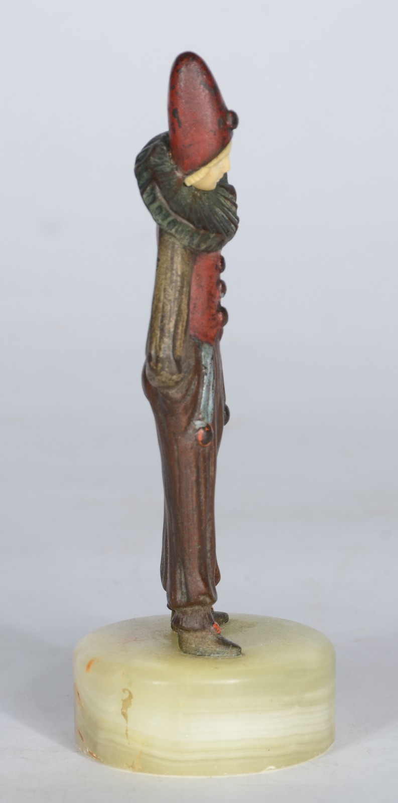 Escultura de bronze representando Pierrot com rosto de marfim, base... - foto 2 de 6