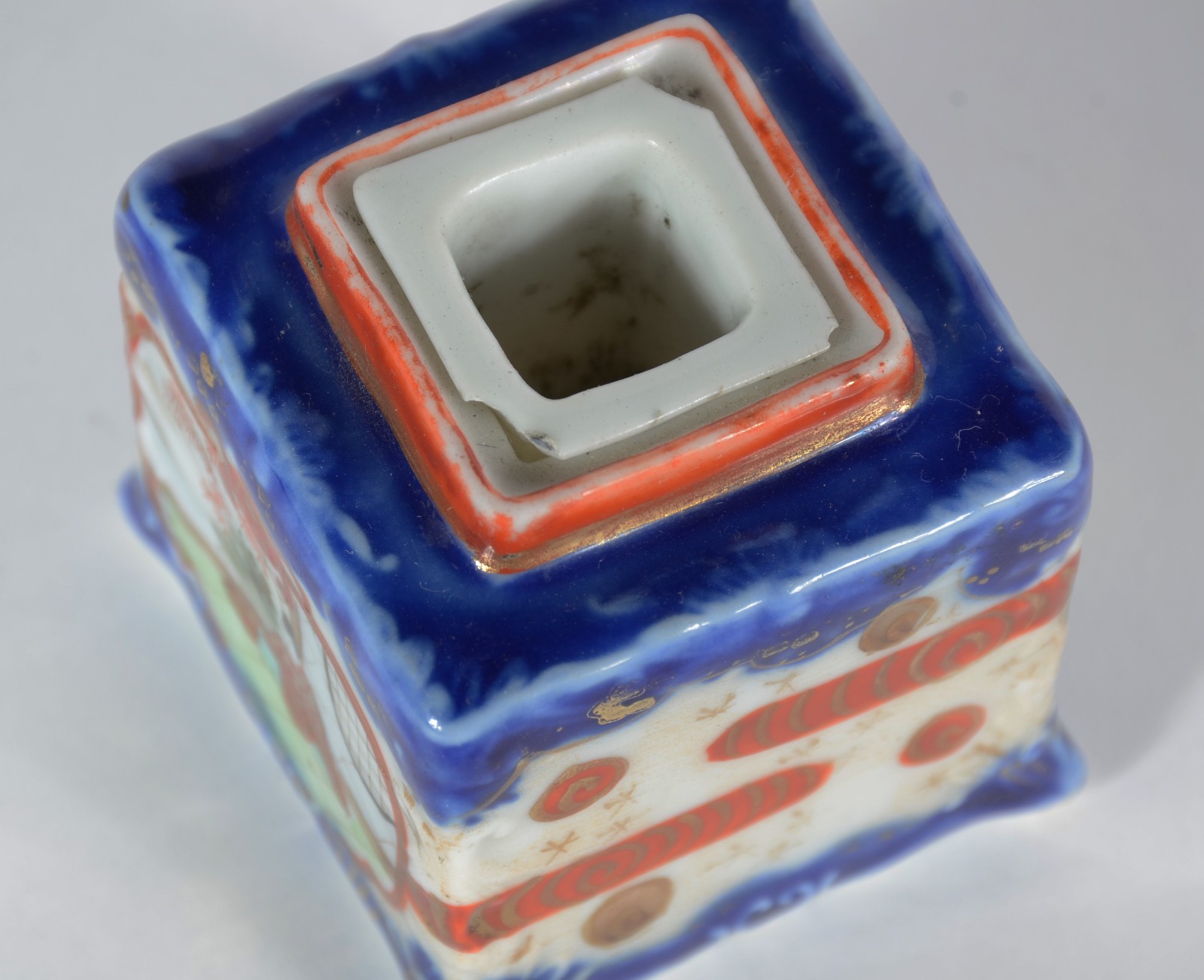 Diversas peças de porcelana japonesa Imari, sendo: bowl, castiçal e... - foto 9 de 11