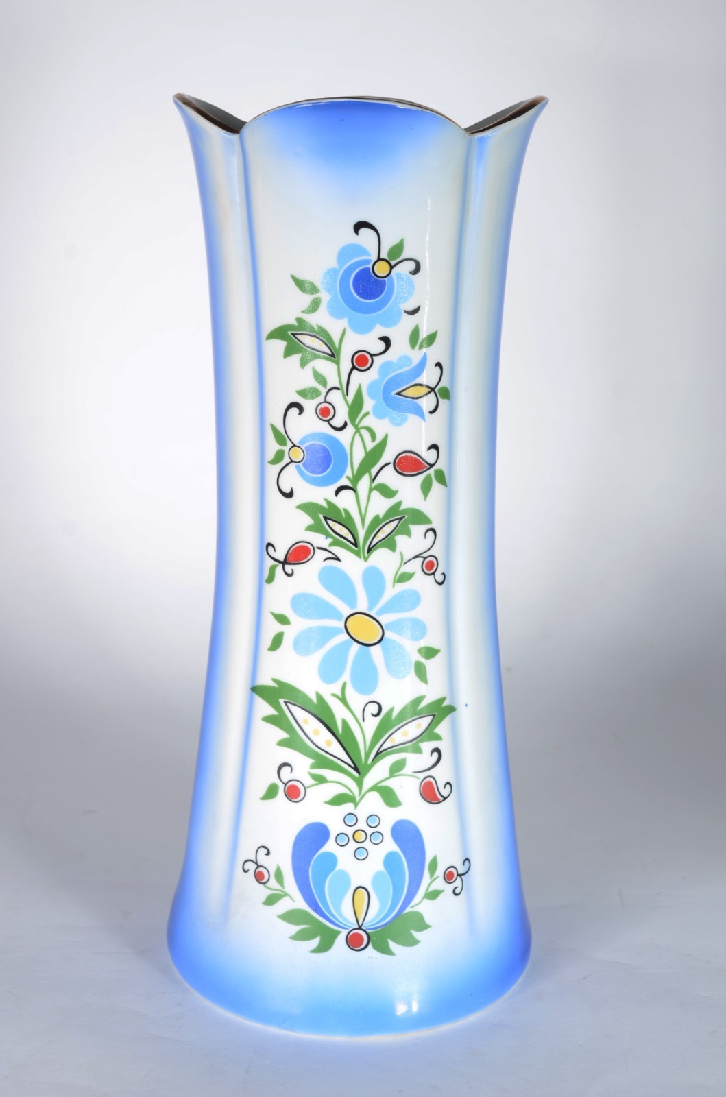 Vaso de porcelana polonesa azul degradé com flores em policromia... - foto 1 de 4